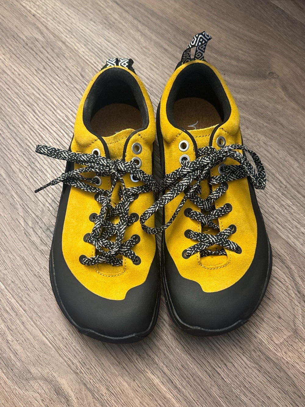 Lono Wild Outdoor Trail Hiking Shoes in the Mustard. Womens size 6